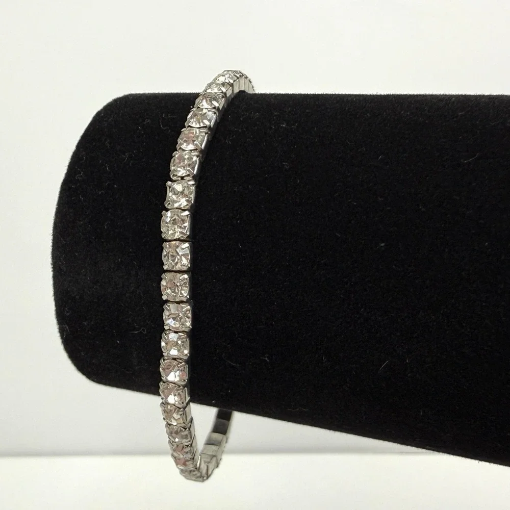 Elegant Silver Tone Rhinestone Tennis Bracelet Sparkling Stretch Band Jewelry